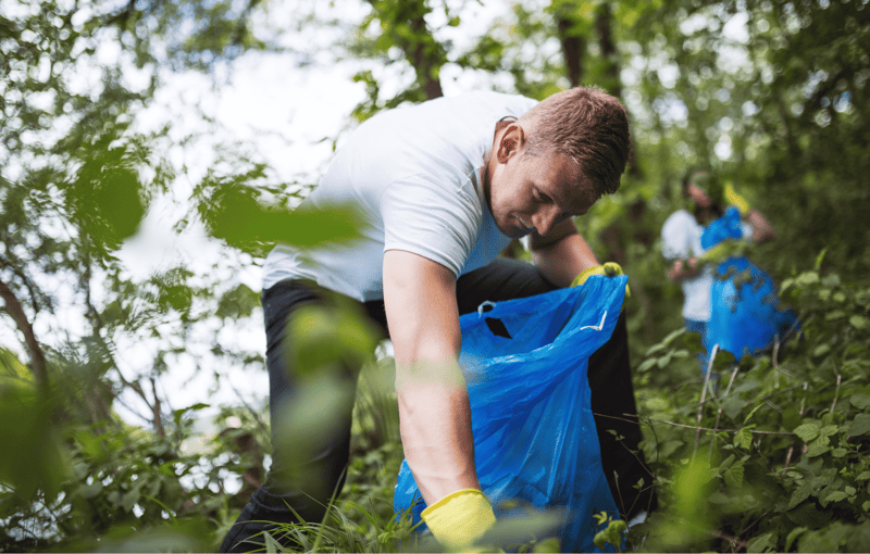 7 ways to support others through holiday volunteering - 3-min